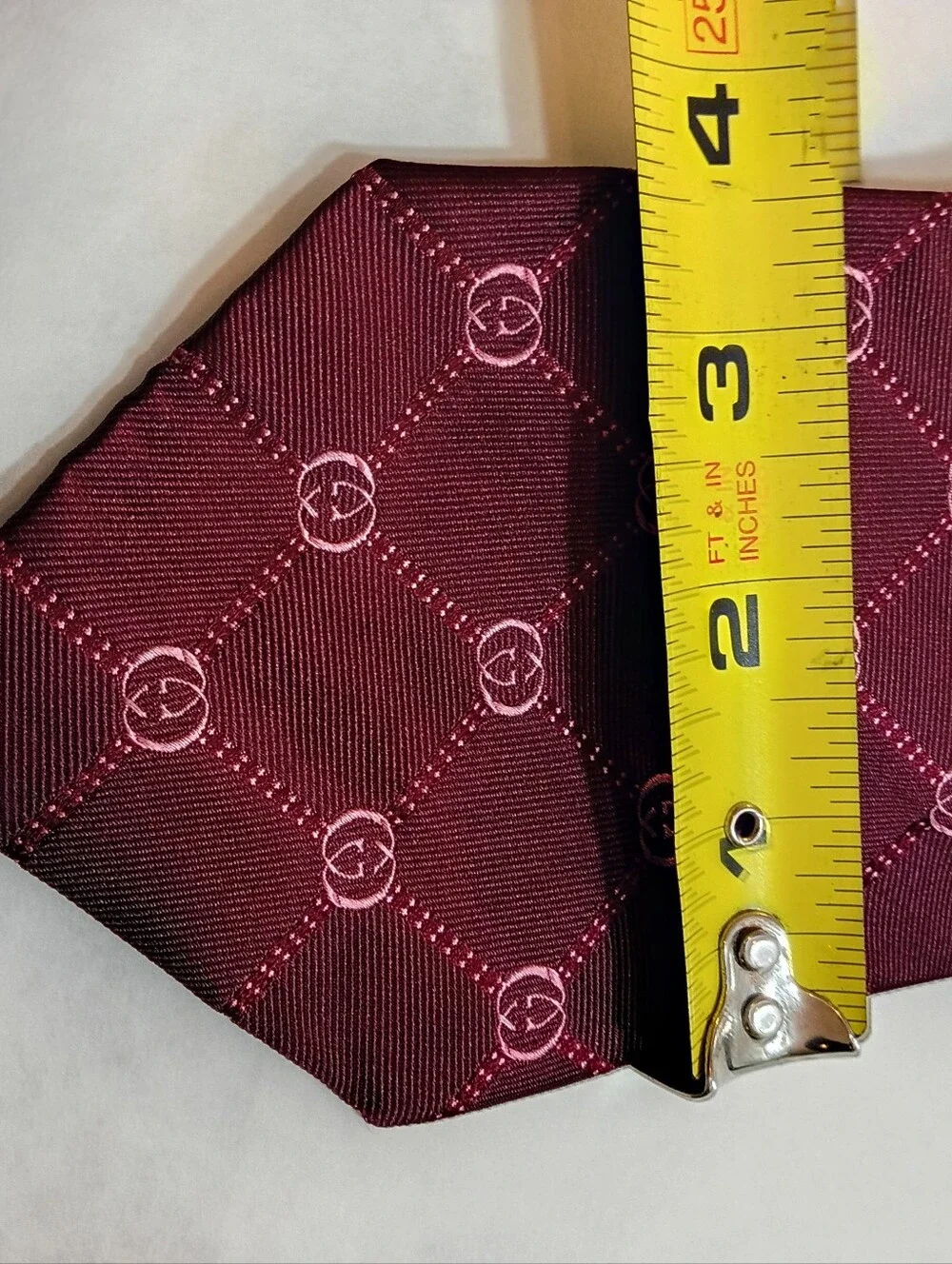 Gucci Supreme Mens Silk Tie All Over Print